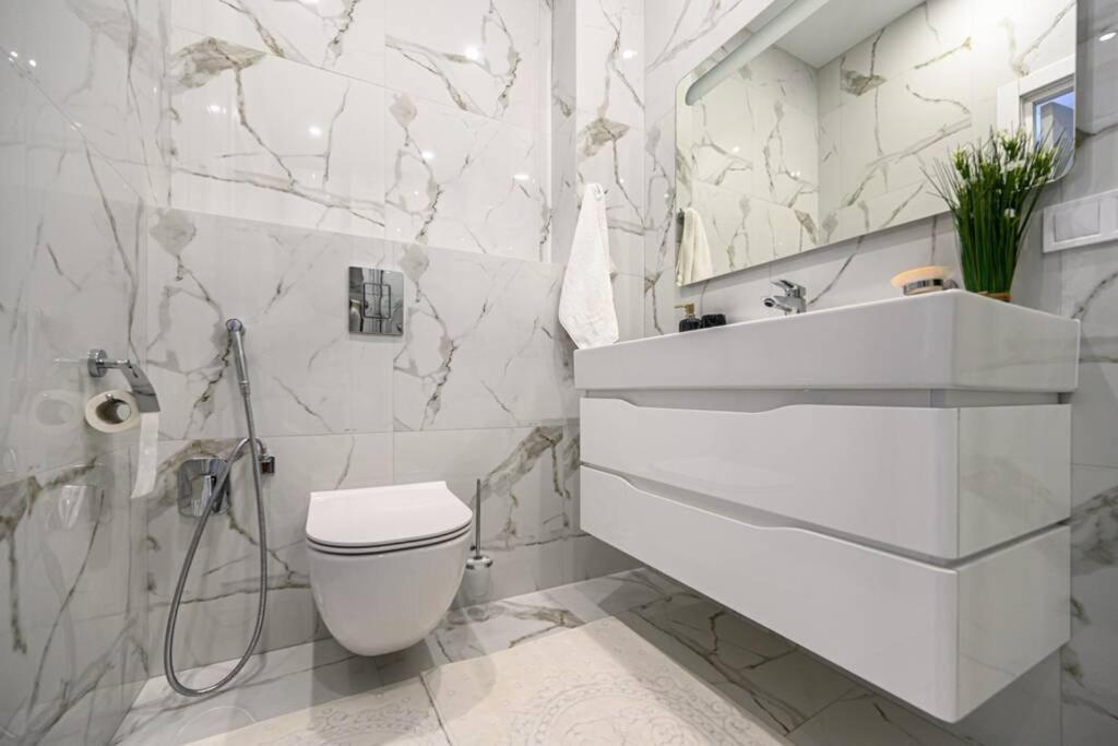 Комфортные Апартаменты 36 Жемчужина โอเดสซา ภายนอก รูปภาพ