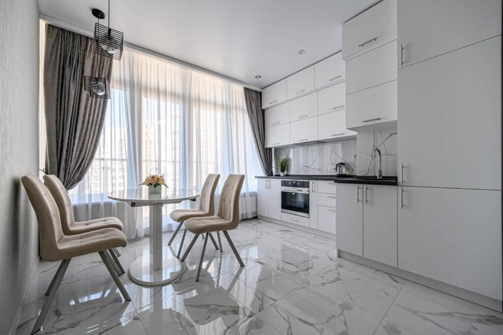 Комфортные Апартаменты 36 Жемчужина โอเดสซา ภายนอก รูปภาพ